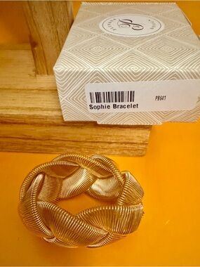 Plunder Sophie Woven Braided Bracelet Gold Tone New in Package